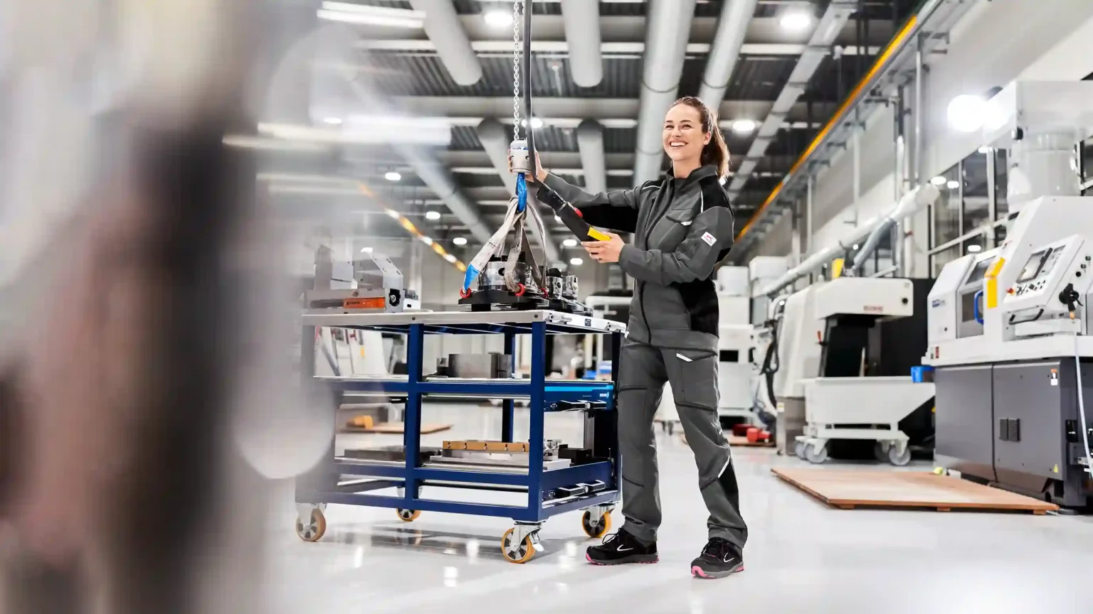 Arbeitskleidung für Damen, passgenau und strapazierfähig, Steinmüller